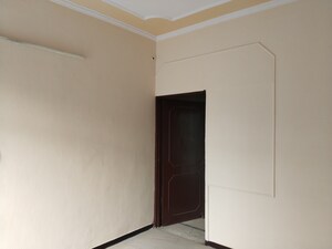 Room in 3 BHK Apartment at Ashoka Enclave Faridabad, Sector 34 – for Rent