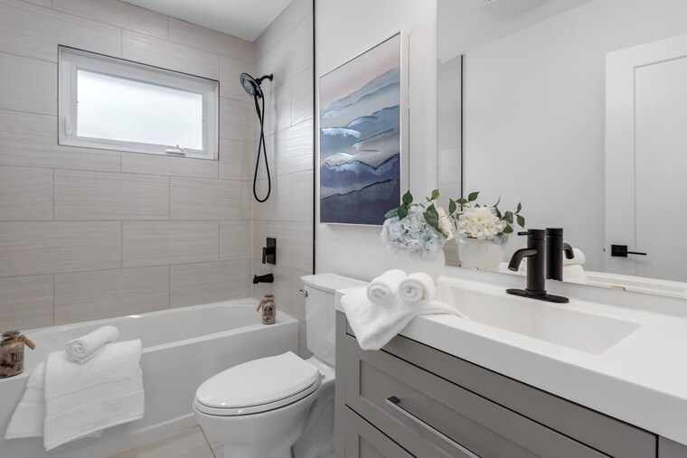 Bathroom, the-prestige-city 2 Bedroom 922 Sq.Ft. Apartment In Indrapuram Ghaziabad 9466213