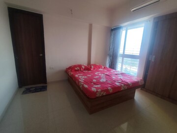 Bedroom in 2 BHK Apartment at Lodha Amara, Kolshet Road – for Rent