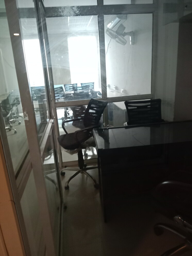 Team Area, gaur-city-center Commercial Office Space 550 Sq.Ft. In Sector 4 Greater Noida Greater Noida 9466240