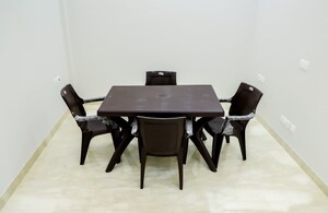 Master Bedroom in 2 BHK Builder Floor at Malviya Nagar – for Rent