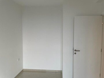 Room in 1 BHK Apartment at Hiranandani Estate Solitaire C, Ghodbunder Road – for Sale