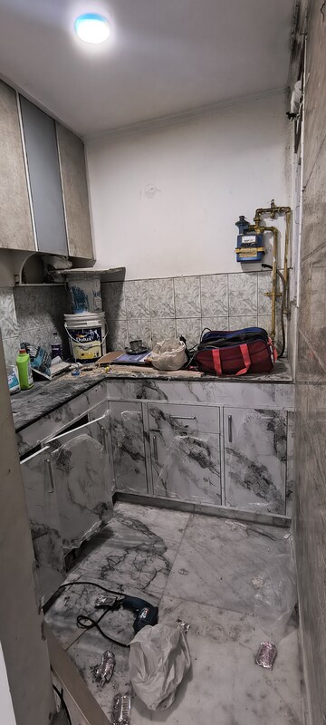 Furnished Amenities in 2 BHK Builder Floor at Panchsheel Vihar – for Sale