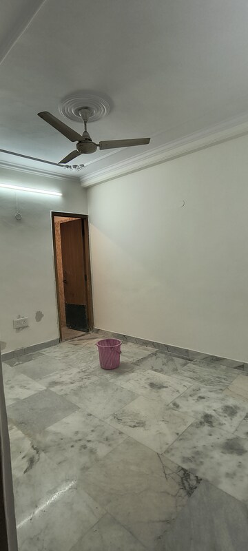 Furnished Amenities in 2 BHK Builder Floor at Panchsheel Vihar – for Sale