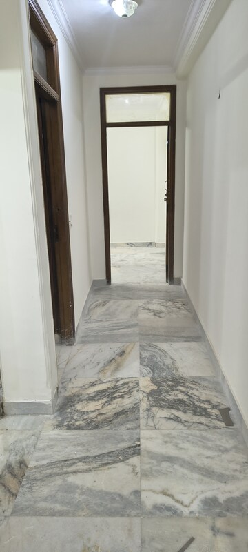 Furnished Amenities in 2 BHK Builder Floor at Panchsheel Vihar – for Sale