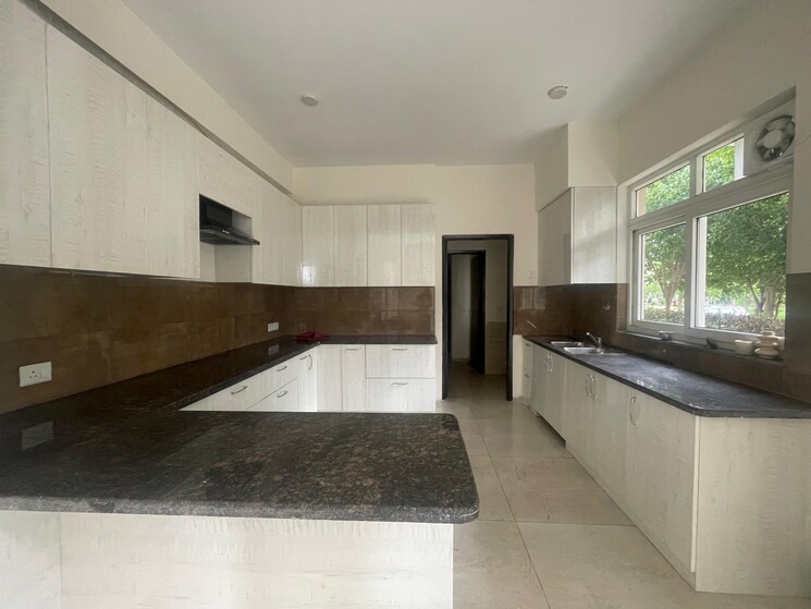 Kitchen, bptp-amstoria 4 Bedroom 3560 Sq.Ft. Builder Floor In Sector 102 Gurgaon 9466324