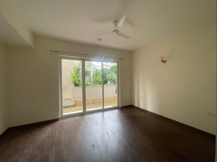 Room, bptp-amstoria 4 Bedroom 3560 Sq.Ft. Builder Floor In Sector 102 Gurgaon 9466324