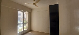 Room in 2 BHK Apartment at Signature Global Prime, Sector 63a – for Rent