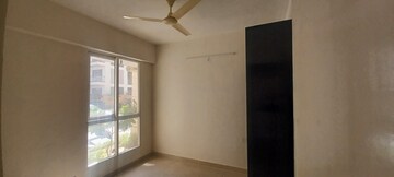 Room in 2 BHK Apartment at Signature Global Prime, Sector 63a – for Rent