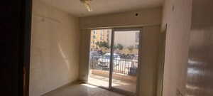 Room in 2 BHK Apartment at Signature Global Prime, Sector 63a – for Rent