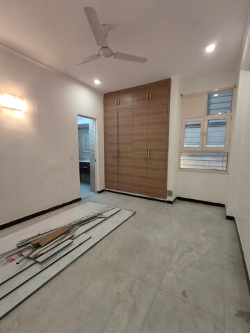 Room in 3 BHK Builder Floor at Greater Kailash – for Rent