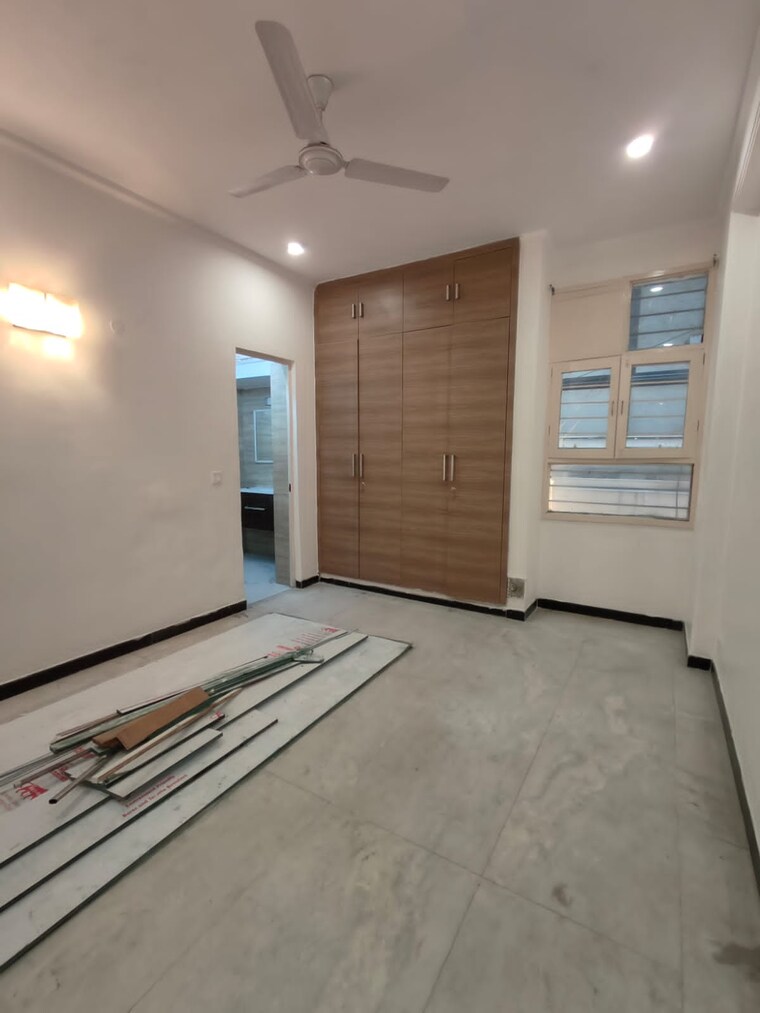 Room, greater kailash 3 Bedroom 1980 Sq.Ft. Builder Floor In Greater Kailash Delhi 9466354