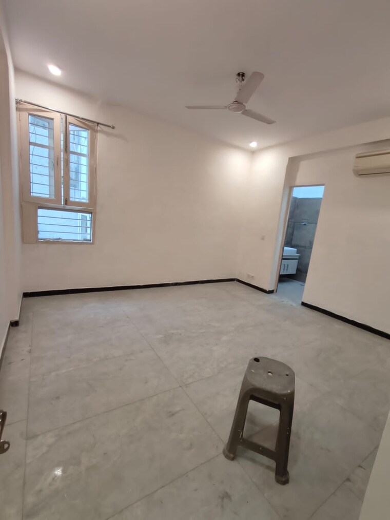 Room, greater kailash 3 Bedroom 1980 Sq.Ft. Builder Floor In Greater Kailash Delhi 9466354