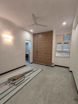 Room in 3 BHK Builder Floor at Greater Kailash – for Rent