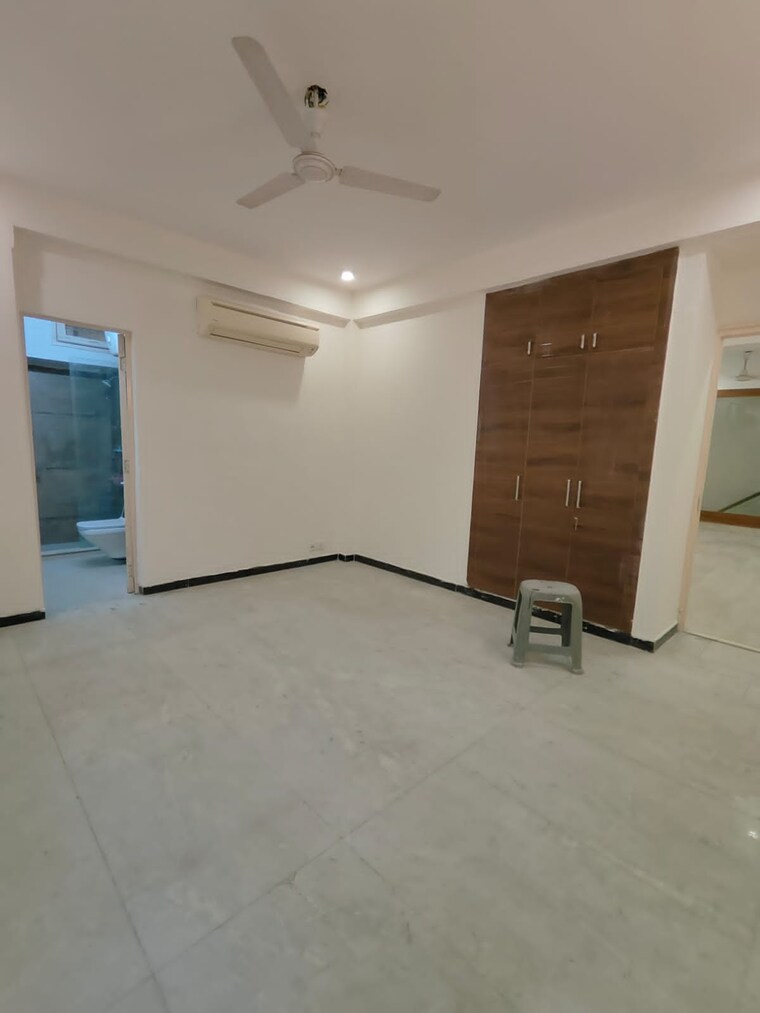 Room, greater kailash 3 Bedroom 1980 Sq.Ft. Builder Floor In Greater Kailash Delhi 9466354