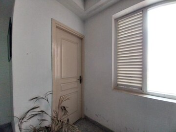 Room in 5 BHK Penthouse at Adani Oyster Platinum Tower, Sector 102 – for Rent