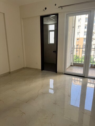 Room in 3 BHK Apartment at Emaar Gurgaon Greens, Sector 102 – for Rent