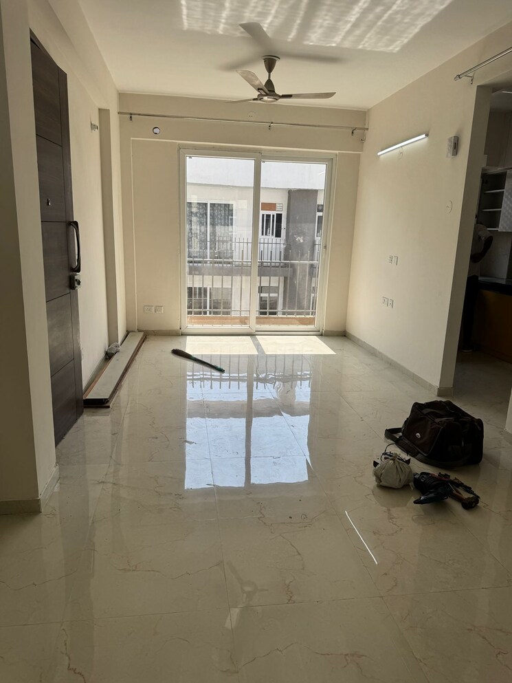 Living Room, emaar-gurgaon-greens 3 Bedroom 1650 Sq.Ft. Apartment In Sector 102 Gurgaon 9466373