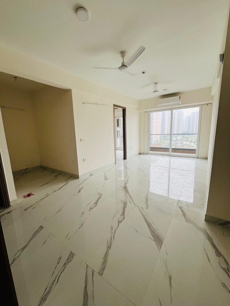 Bathroom, smart-world-orchard 3 Bedroom 1680 Sq.Ft. Apartment In Sector 61 Gurgaon 9466368
