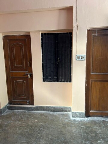 Living Room in 2 BHK Independent House at Gomti Nagar – for Rent