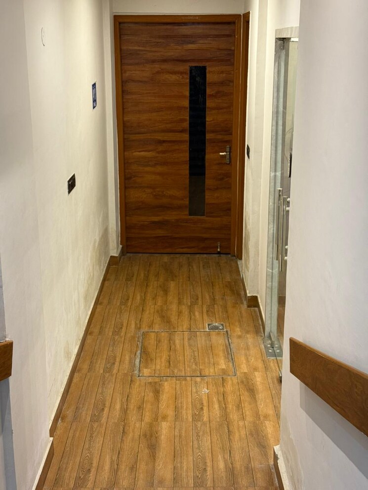 Exterior View, sector 34 Commercial Office Space 1100 Sq.Ft. In Sector 34 Noida 9466242