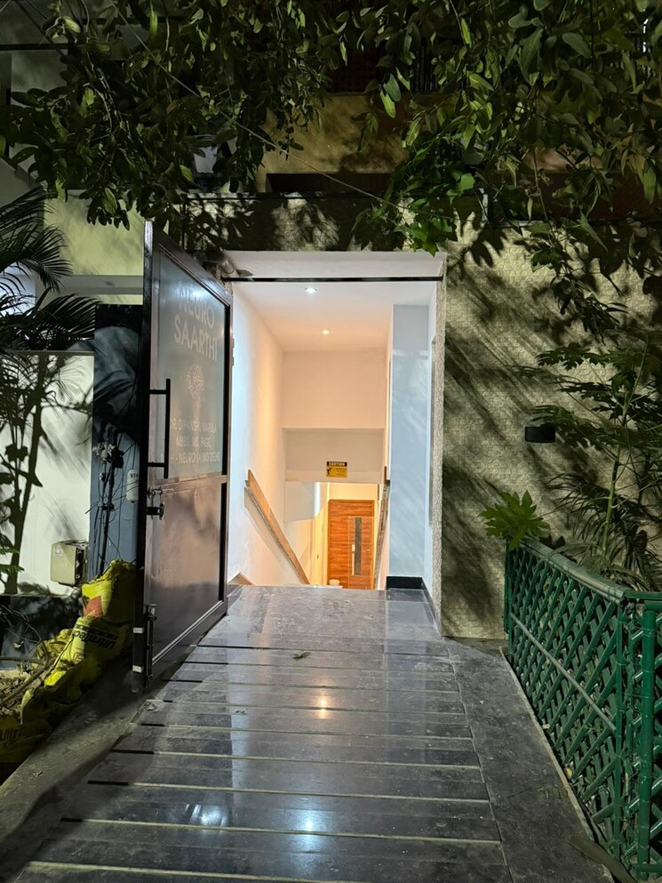 Exterior View, sector 34 Commercial Office Space 1100 Sq.Ft. In Sector 34 Noida 9466242