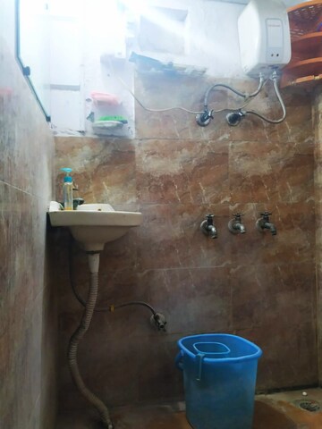 Furnished Amenities in 1 RK Independent House at RWA Apartments, Sector 31 – for Rent