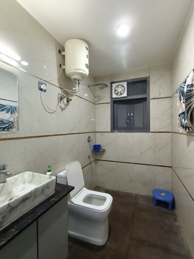 Bathroom, saket 2 Bedroom 850 Sq.Ft. Builder Floor In Saket Delhi 9466440
