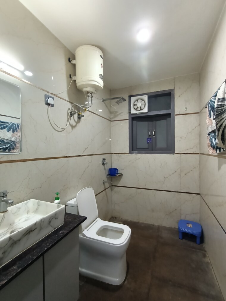 Bathroom, saket 2 Bedroom 850 Sq.Ft. Builder Floor In Saket Delhi 9466440