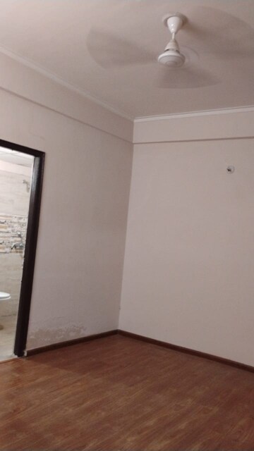 Master Bedroom in 2 BHK Apartment at Amrapali Golf Homes, Sector 4 Greater Noida – for Rent