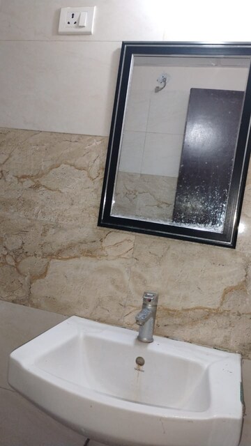 Furnished Amenities in 2 BHK Apartment at Amrapali Golf Homes, Sector 4 Greater Noida – for Rent