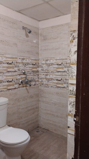 Bathroom in 2 BHK Apartment at Amrapali Golf Homes, Sector 4 Greater Noida – for Rent