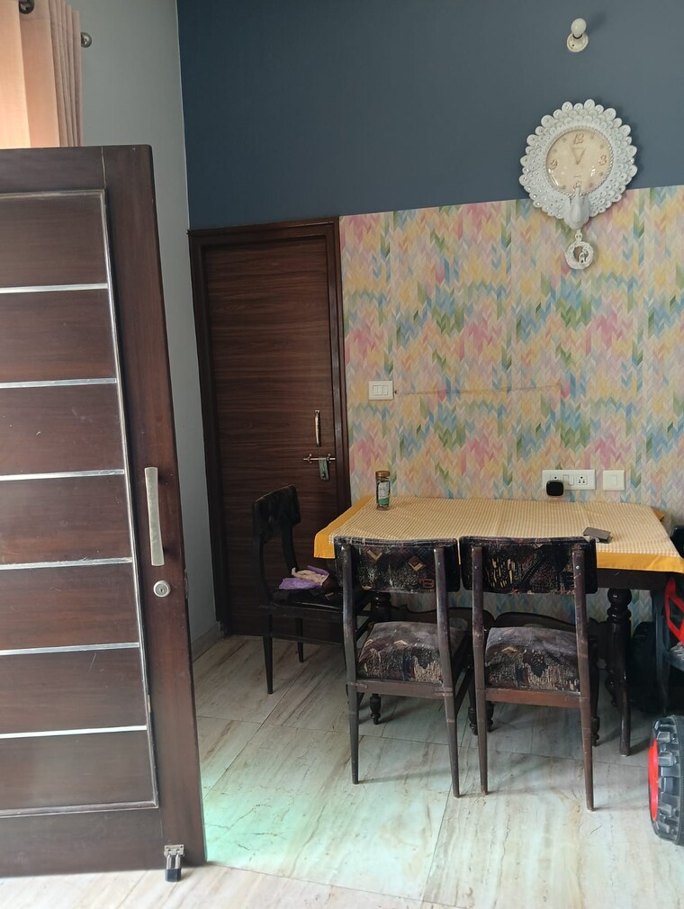 Living Room, gomti nagar 2 Bedroom 1000 Sq.Ft. Builder Floor In Gomti Nagar Lucknow 9466499