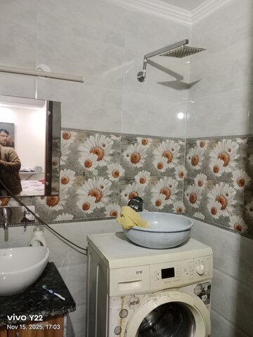 Master Bedroom in 4 BHK Builder Floor at Ashoka Enclave 3, Sector 35 – for Rent