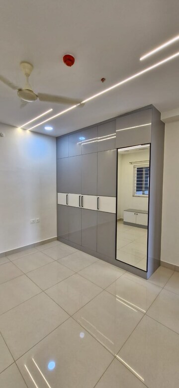 Room in 3 BHK Apartment at Balaji Residency Kondapur, Kondapur – for Rent