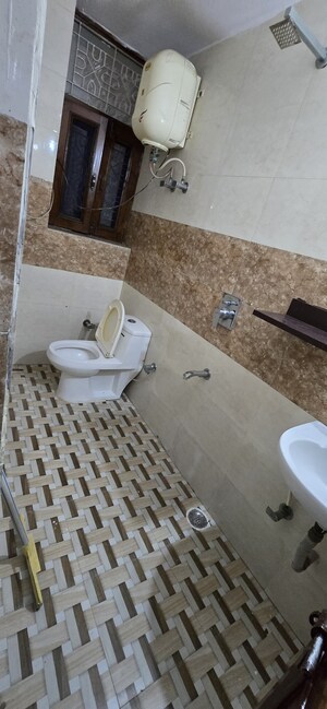 Bathroom in 3 BHK Builder Floor at Sector 16 – for Rent