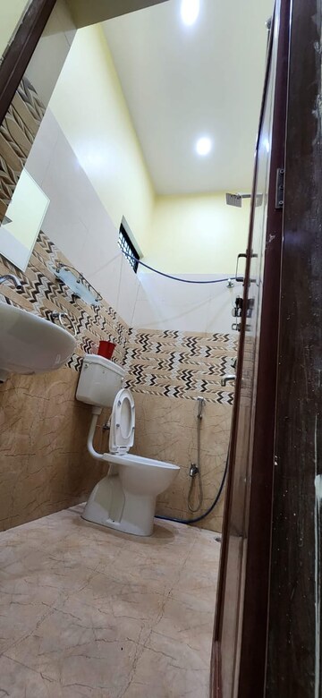 Bathroom in 2 BHK Builder Floor at Gomti Nagar – for Rent
