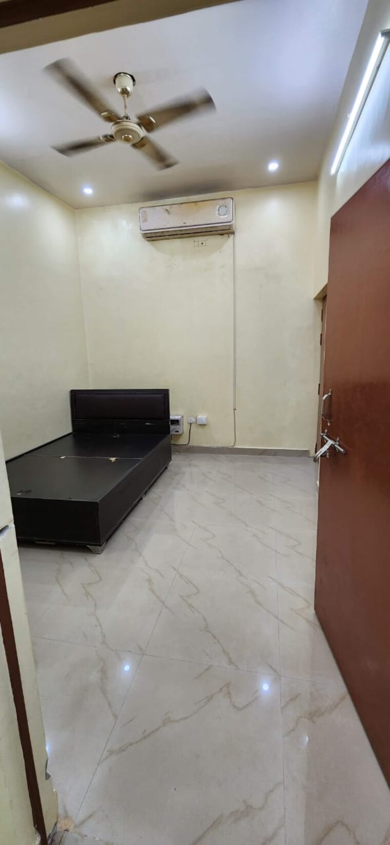 Bathroom, gomti nagar 2 Bedroom 1000 Sq.Ft. Builder Floor In Gomti Nagar Lucknow 9466533