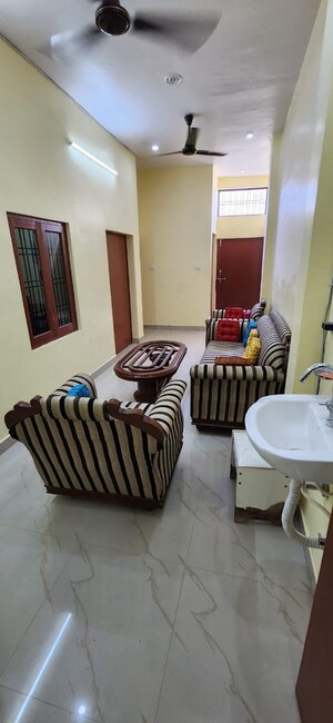 Master Bedroom in 2 BHK Builder Floor at Gomti Nagar – for Rent