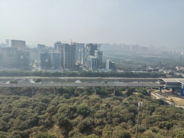 Plot Area in 3 BHK Apartment at Paramount Floraville, Sector 137 – for Rent