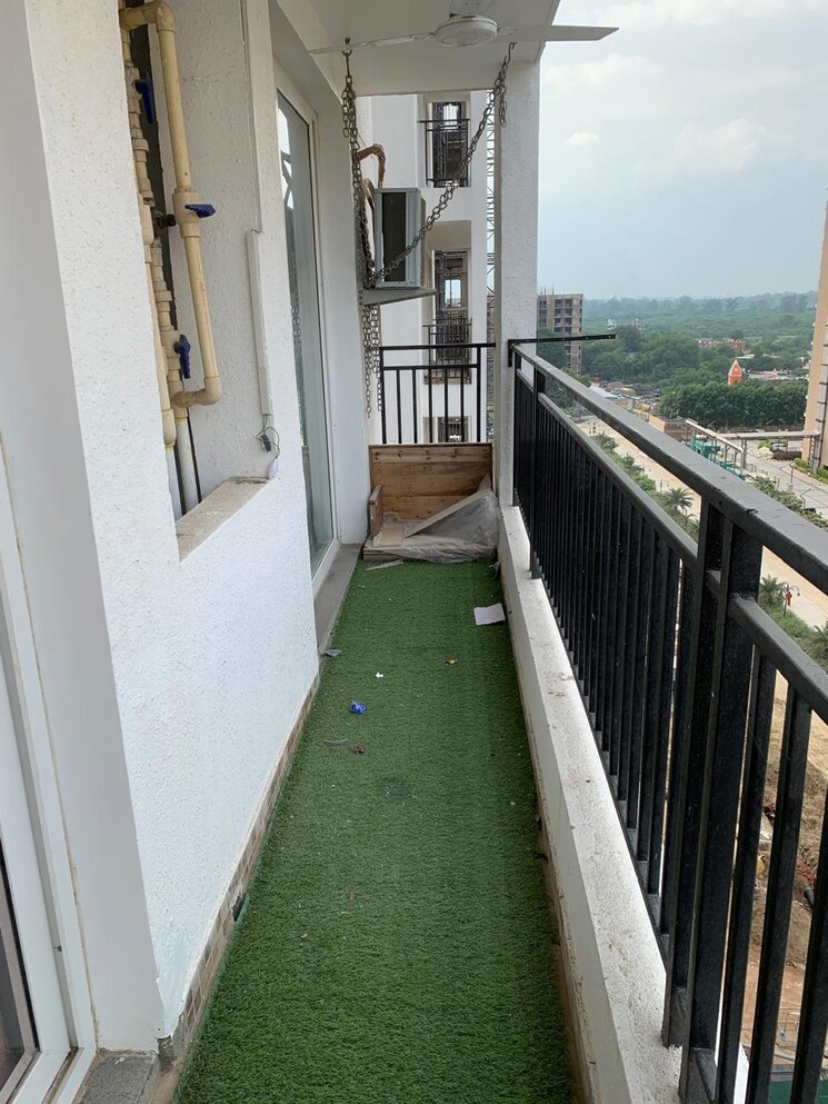 Balcony, omaxe-residency-ii 3.5 Bedroom 1100 Sq.Ft. Apartment In Gomti Nagar Lucknow 9466546