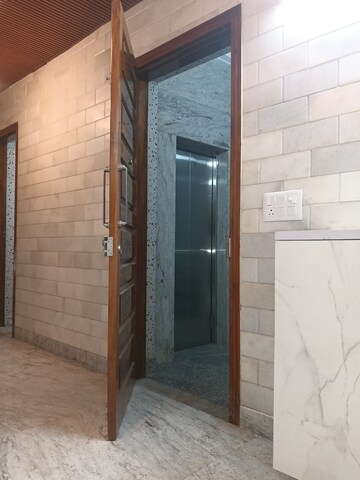 Building Lobby in 3 BHK Builder Floor at Sukhdev Vihar – for Rent