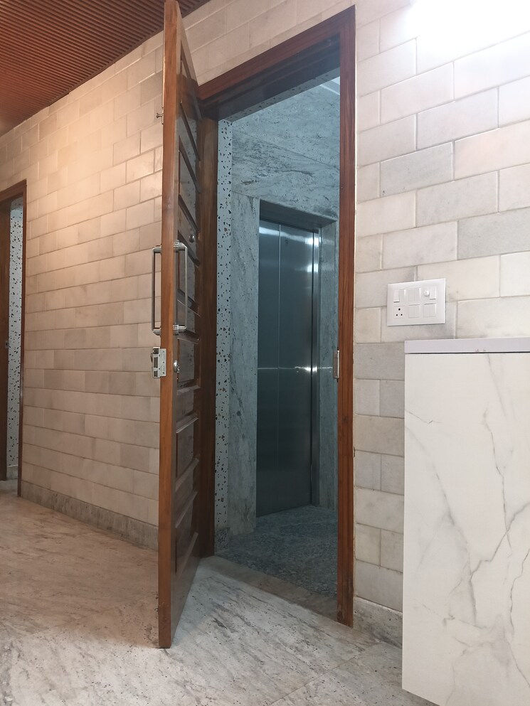 undefined, sukhdev vihar 3 Bedroom 2700 Sq.Ft. Builder Floor In Sukhdev Vihar Delhi 9466547