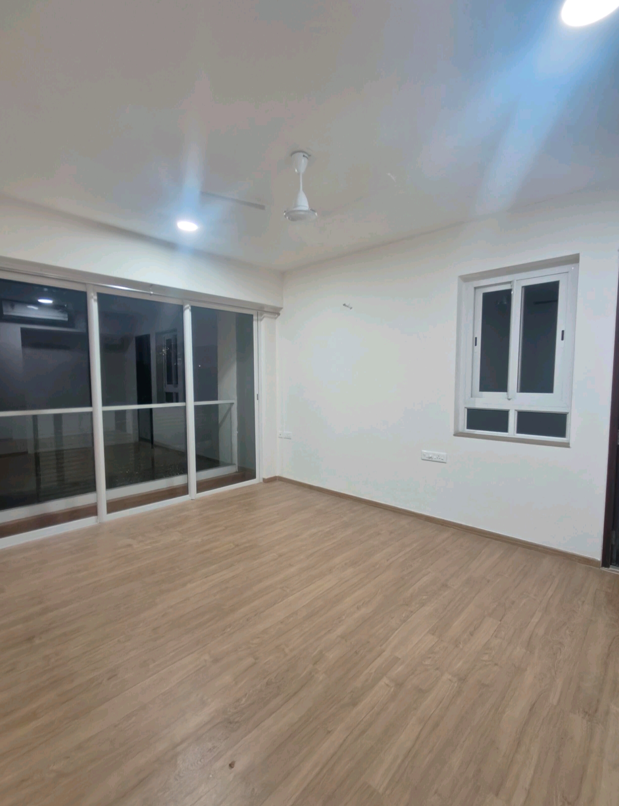 2 BHK Apartment For Rent in Indiabulls One Indiabulls