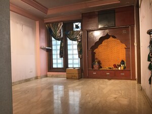 Room in 4 BHK Builder Floor at Pamposh Enclave – for Rent