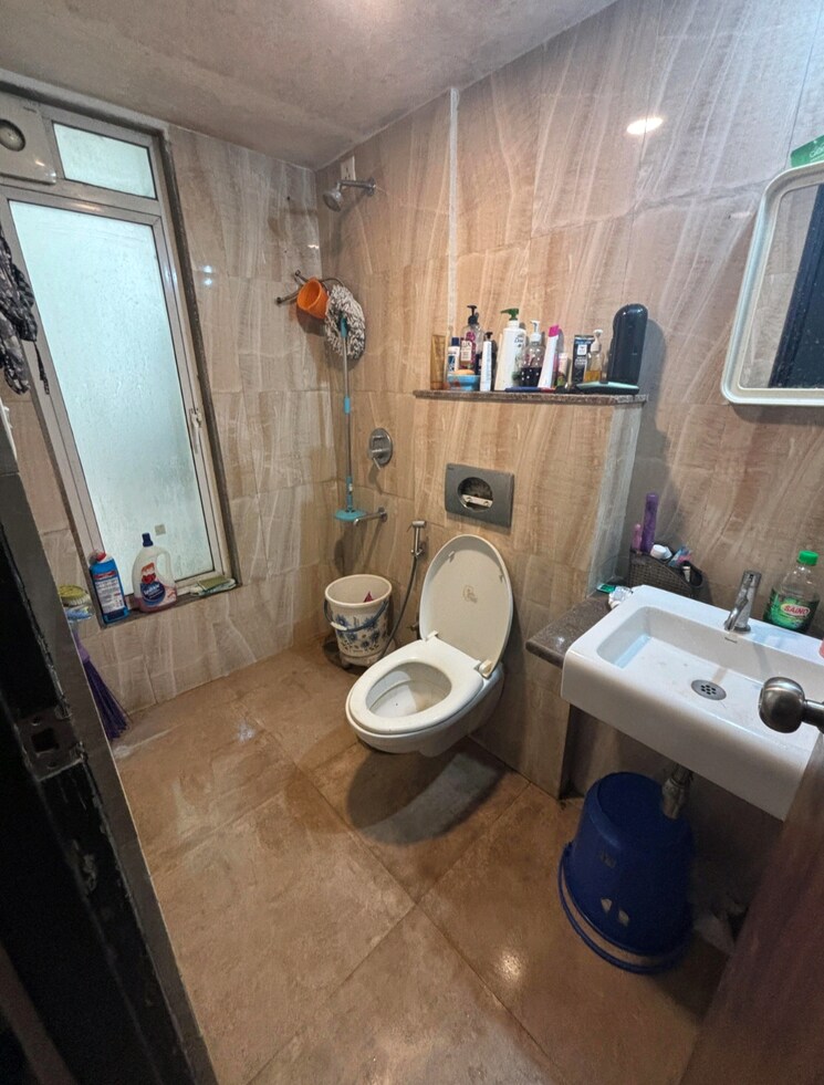 Bathroom, lodha-amara 1 Bedroom 600 Sq.Ft. Apartment In Kolshet Road Thane 9466566