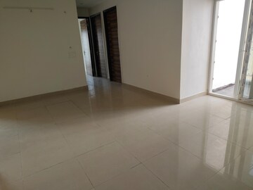 Room in 3 BHK Apartment at Samridhi Luxuriya Avenue, Sector 150 – for Rent