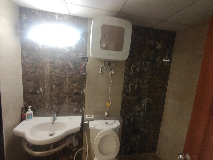 Bathroom, purvanchal-royal-city 3 Bedroom 1815 Sq.Ft. Apartment In Chi V Greater Noida Greater Noida 9466609