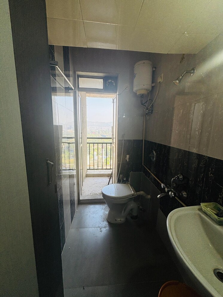 Attached Bathroom, thane west 2 Bedroom 650 Sq.Ft. Apartment In Thane West Thane 9466622