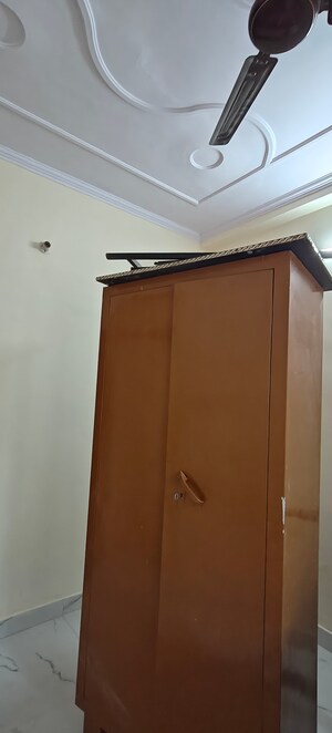 Furnished Amenities in 1 BHK Builder Floor at Mayur Vihar 1 – for Rent